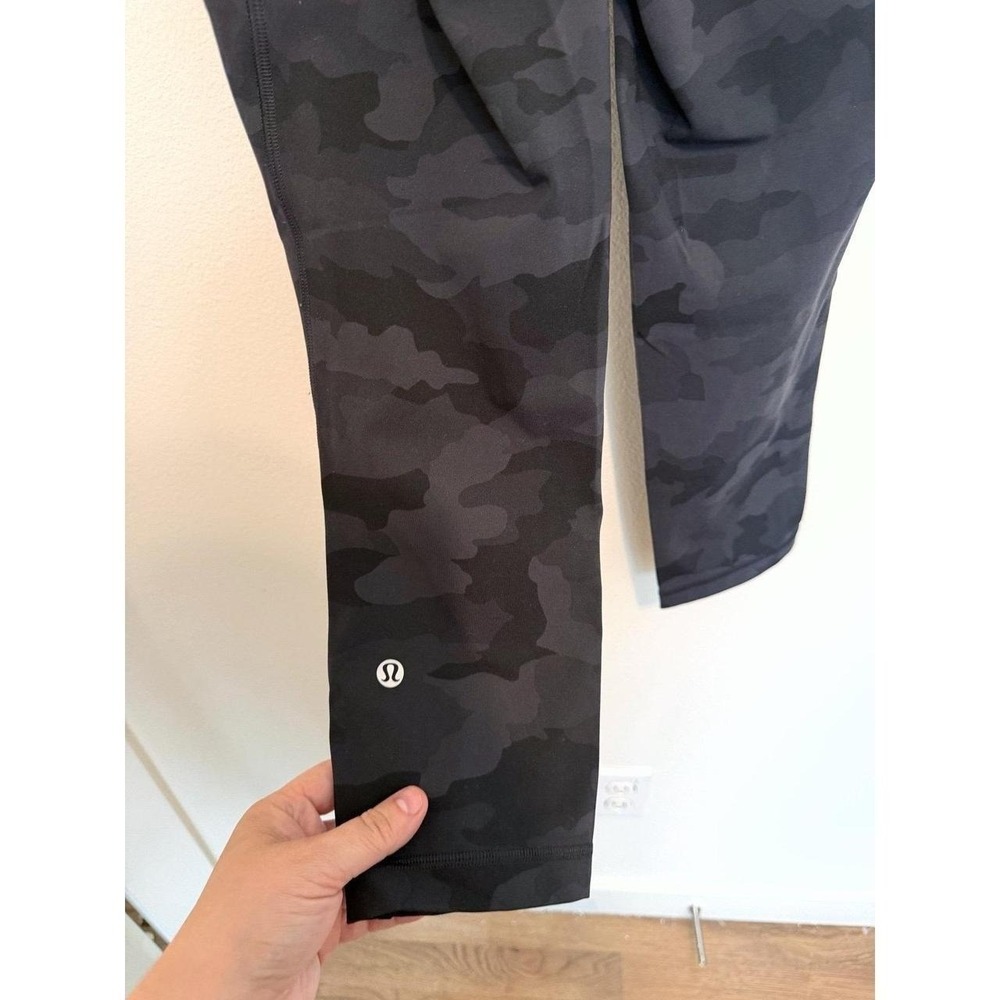 lululemon Align™ High-Rise Crop 21" size 6 - Picture 4 of 8